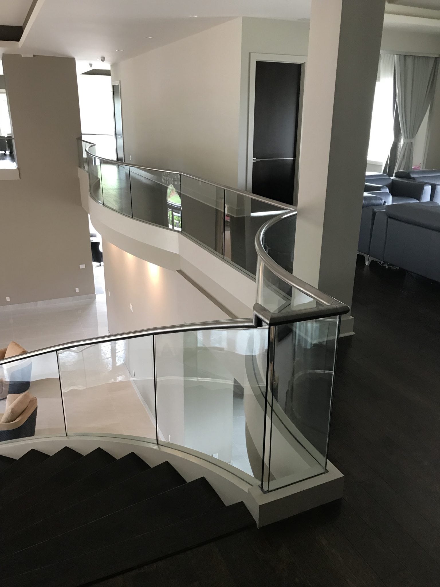 stainless steel and glass railing