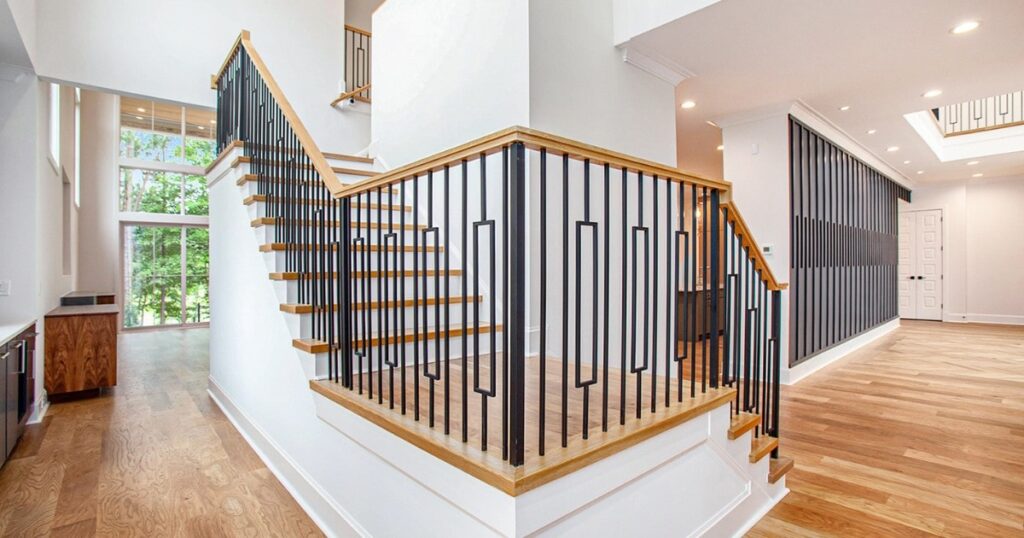 Floating Stairs vs. Traditional Stairs: Select What's Right for Your Space