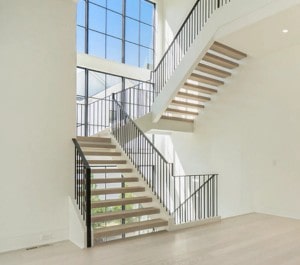Key Benefits of Modern Staircases in Open-Concept Designs