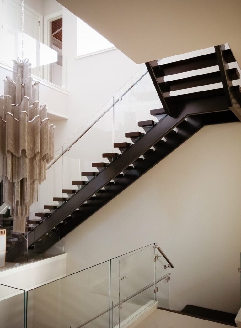 Mono-Stringer vs. Dual-Stringer Modern Floating Stairs - Southern Staircase